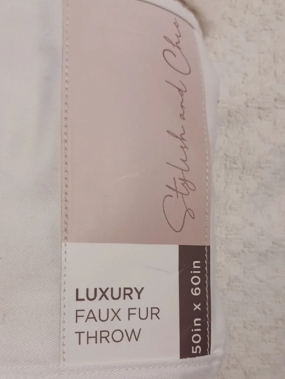 Luxurious! Anastasia Stassie Faux Fur Throw - Ivory Weave Design ⚜️